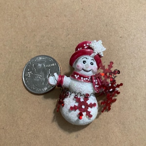 Vintage tiny Glitter Snowman Brooch – Red Hat, Dangling Snowflakes, Hand-Painted Resin Holiday Pin