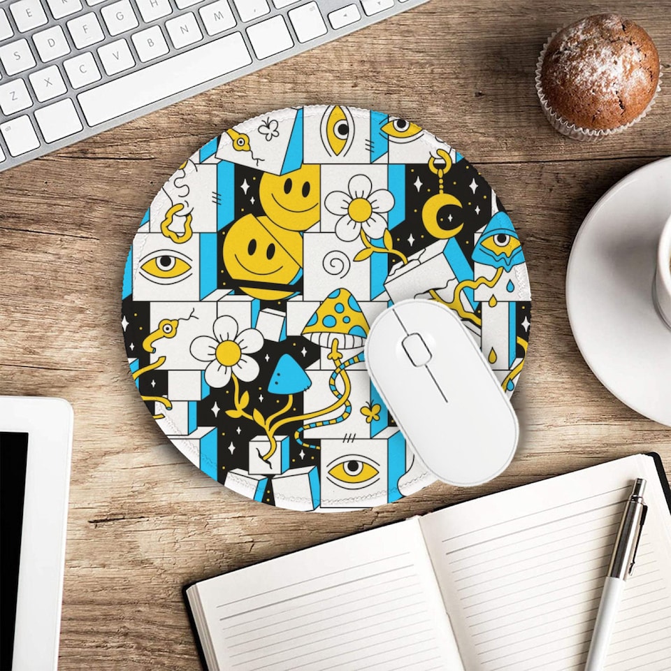 Pink Trippy Smiley Face Gaming Mouse Pad, Magic Mushroom Moon Desk Mat