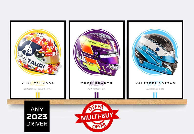 Puede incluir: Tres p&oacute;sters de cascos de pilotos de F&oacute;rmula 1 con una oferta de compra m&uacute;ltiple. Los p&oacute;sters muestran los cascos de Yuki Tsunoda, Zhou Guanyu y Valtteri Bottas. Los cascos se representan en un c&iacute;rculo con el nombre del piloto y el equipo debajo.