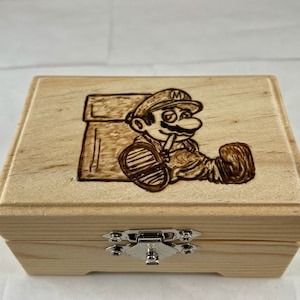 Caja de madera quemada de Stoner Mario: Arte pirograbado