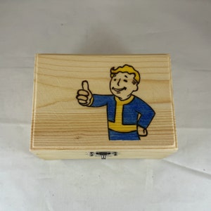 Vault Boy/Fallout Wood Burned Stash Box| Pirografia/Sztuka wypalania drewna| Unikalny prezent| Pojemnik do przechowywania marihuany Stasher Weed Pot| Fall Out