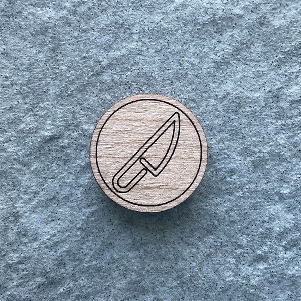 10x Knife Tokens 20mm Cherry Wood