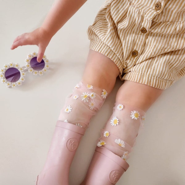 Daisy Sheer Slouch Socks
