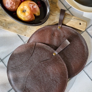 Hand-stitched Leather Potholdes, Heat-Resistant for Oven and BBQ Use, Practical and Іtylish Сhef Accessory, Upscale Gift for Cooking Lovers image 6