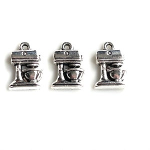 3 - Stand Mixer Charms #609 ••••••
