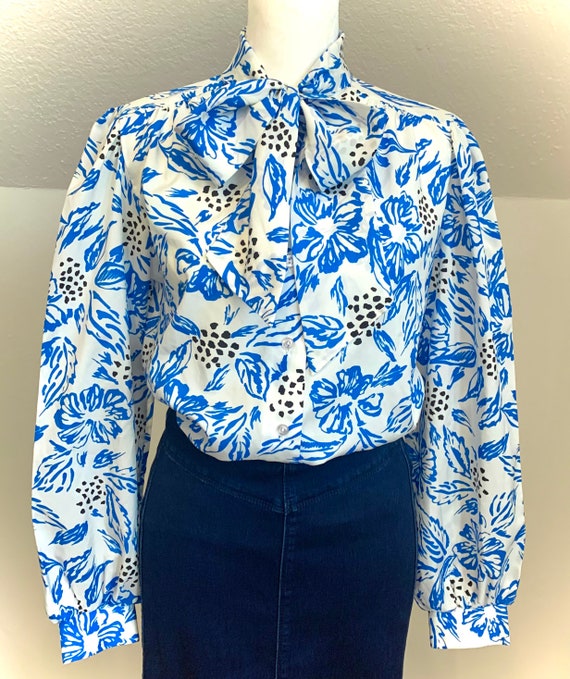 Blue floral blouse with pussy bow - image 3