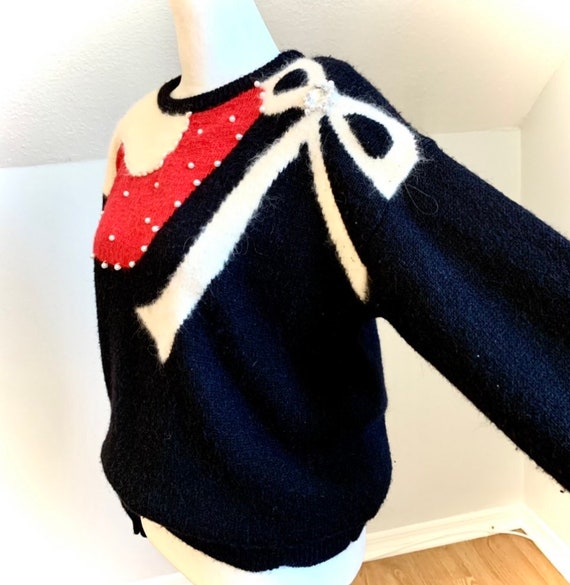 80’s festive sweater. red, black and white. Size M