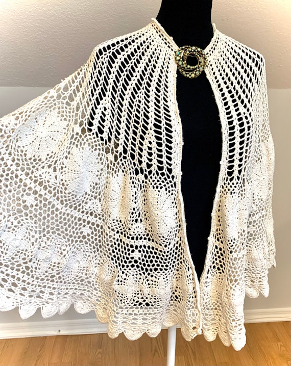 hand crocheted cape 40’s heirloom