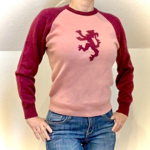 Luxuriously soft sweater lambs wool in dusty rose pink and plum Pringle of Scotland