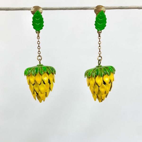 Rare 1940’s metal and enamel fruit pineapple banana dangle earrings!