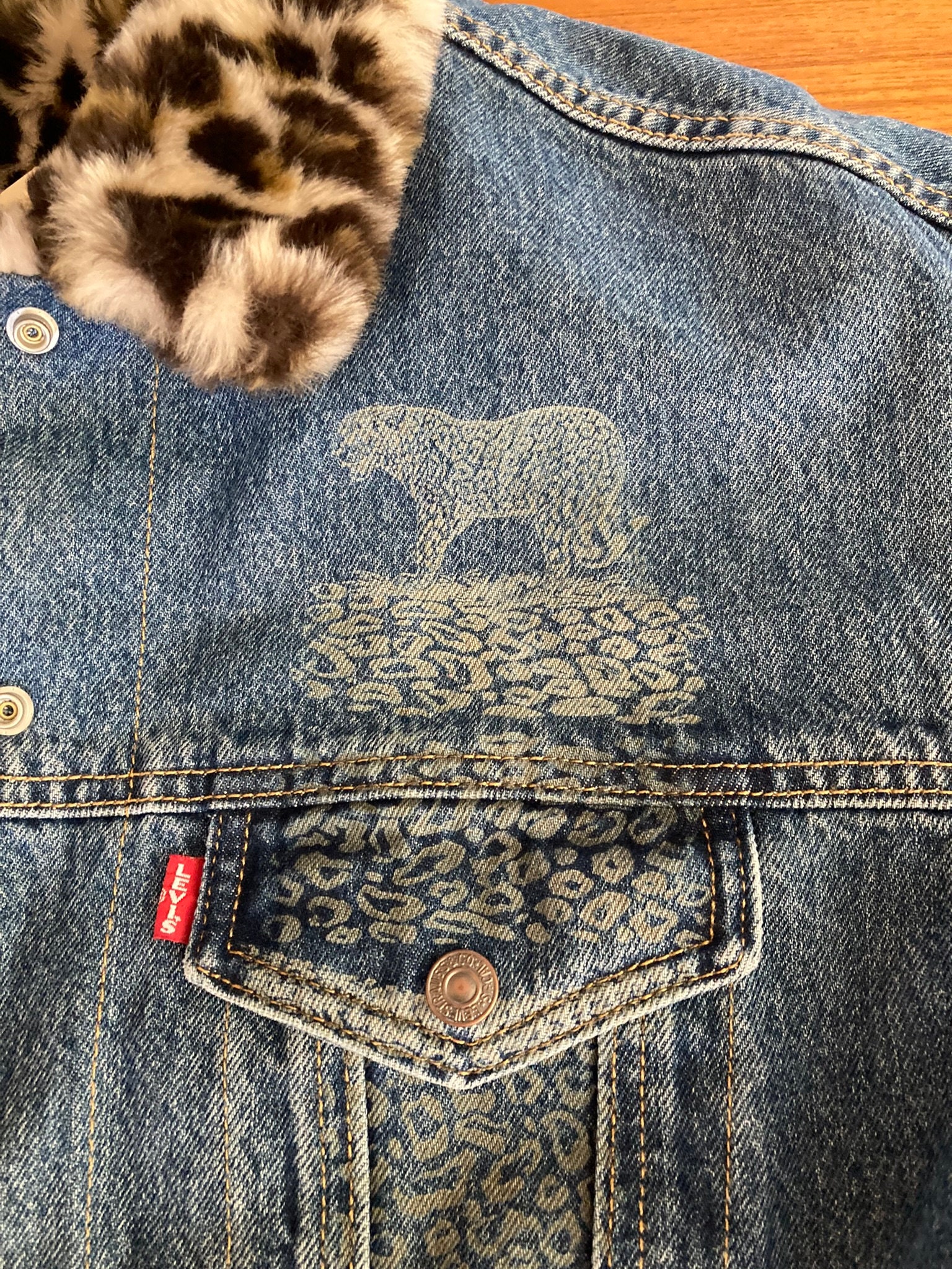 Levi's leopard store denim jacket Levi's leopard store denim jacket