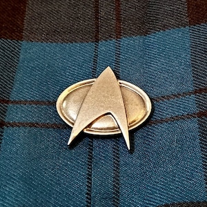 TNG Com Badge Kilt Pin