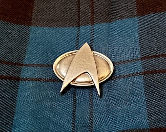 TNG Com Badge Kilt Pin