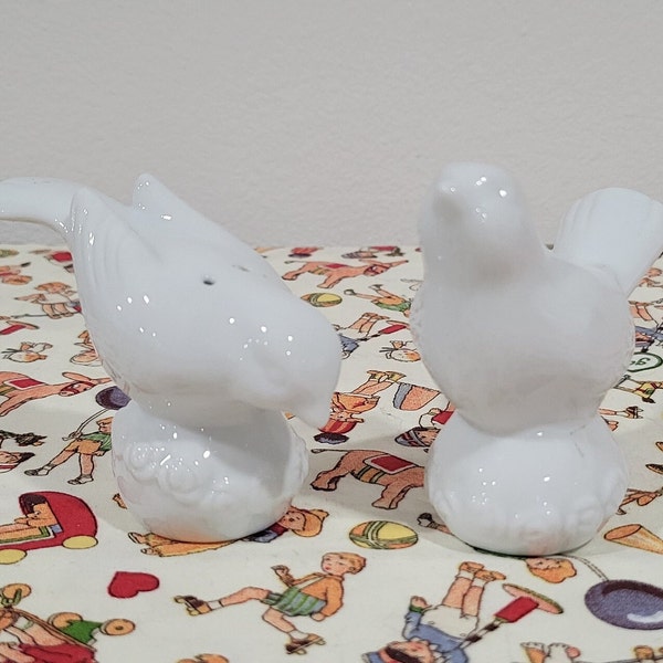 CUTE White Ceramic Bird Salt and Pepper Shakers FARMHOUSE Shabby Chic Decorative Spring Easter Decor