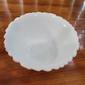 Vintage Weavetex Milk Glass Dessert or Berry Bowl by INDIANA Glass Basket Weave all over Bowl!