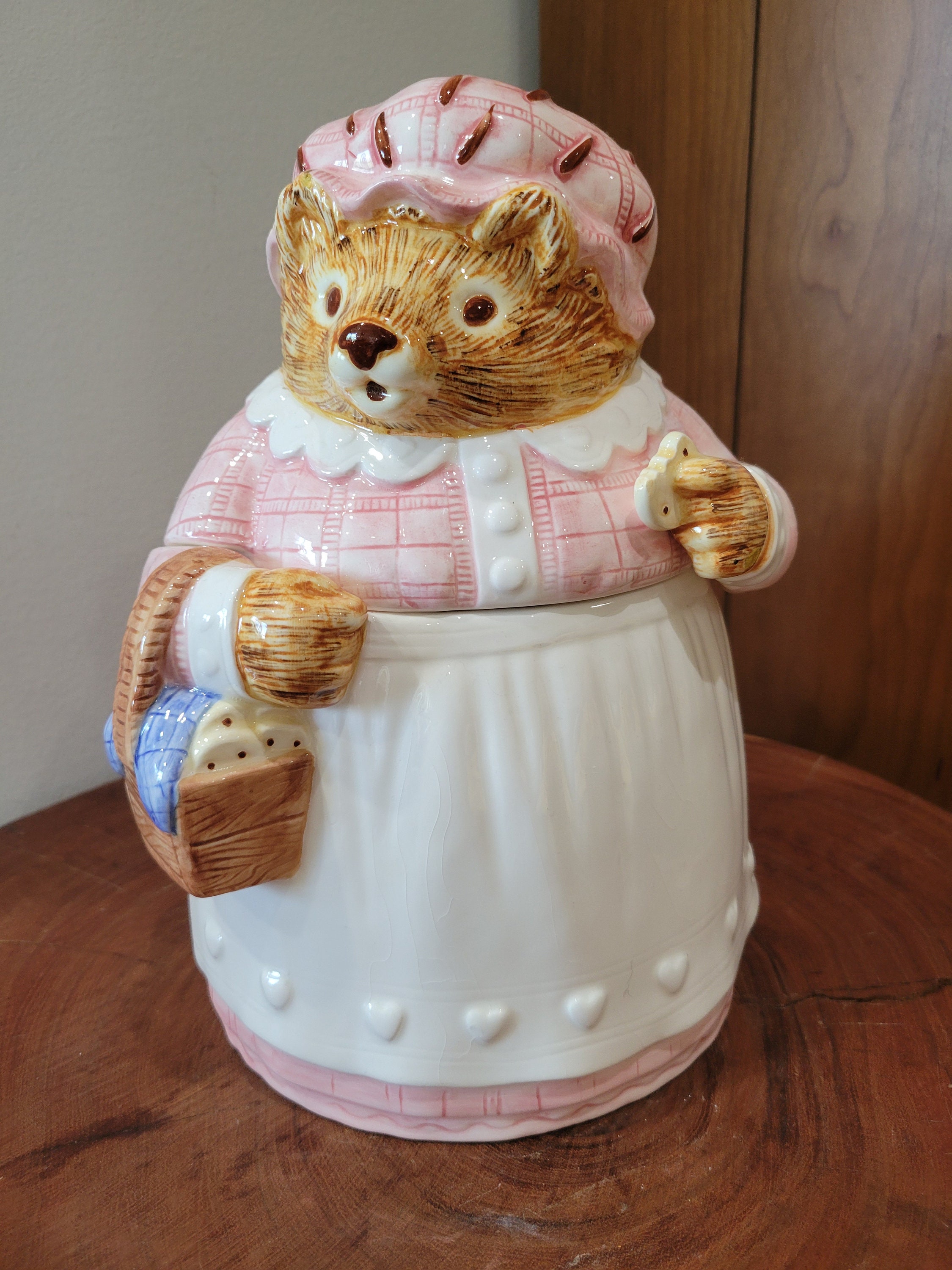 Mrs. Tiggy Winkle Hedgehog Cookie Jar Mint Condition Beatrix