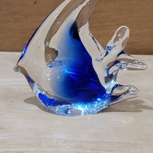 Art Glass Angel Fish Paperweight. Blue and Clear Glass. PERFECT 3.5 tall, 4 wide