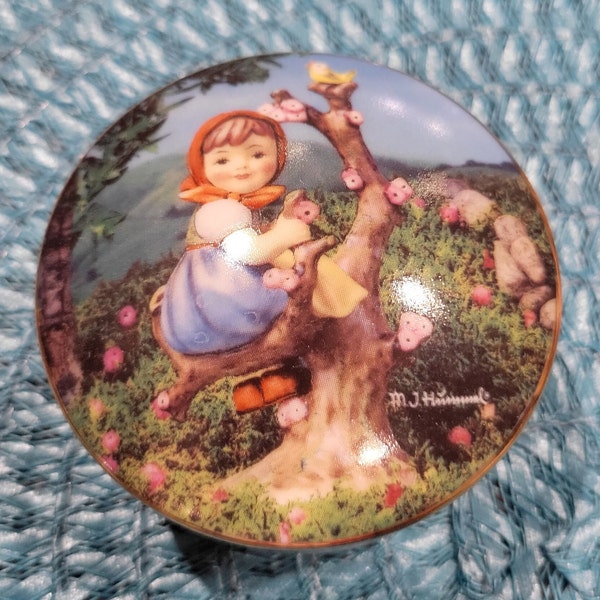 Vintage Danbury Mint M. J. Hummel "Apple Tree Girl" Porcelain Numbered Music Box