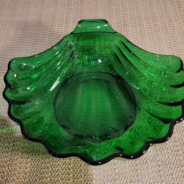 Vintage Set of THREE Shell Shaped Dessert Bowls Forest Green by ANCHOR HOCKING Pressed Glass From 1960's