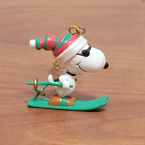 Miniature Snoopy Skiing Christmas Holiday Ornament Tiny Snoopy Peanuts