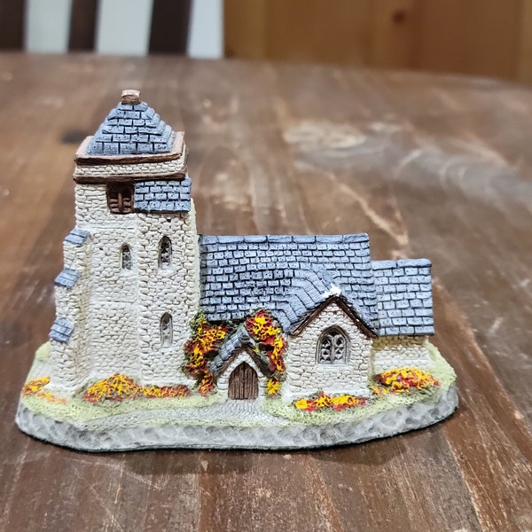 Vintage 1985 David Winter Cottage "St. George's Church" Miniature Hand Made and Hand Painted John Hind LTD. Hampshire, Great Britain