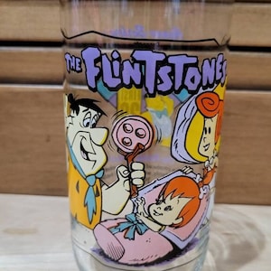 Pierwsze 30 lat Flintstonów, Błogosławione wydarzenie, Narodziny Pebbles w 1963 roku. Przez Hardee's Promo 1993. Szklany kubek do picia, Jasne kolory
