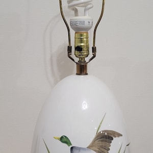 Vintage Ethan Allen Ceramic Egg Mallard Duck Lamp Hand Crafted in Italy Table Lamp in Perfect Condition Egg Shaped Body No Shade