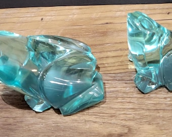 Cut Glass Sculptured Aqua Green Paperweight Frog Pair, Big and Small Very Modern Cut