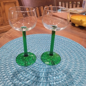 Vintage &#39;LUMINARC&#39; Green WINE Glasses France Goblets Long Stemmed 6.5&quot; CRYSTAL Retro, Wine Tasting Glasses Goblets. Set of 2