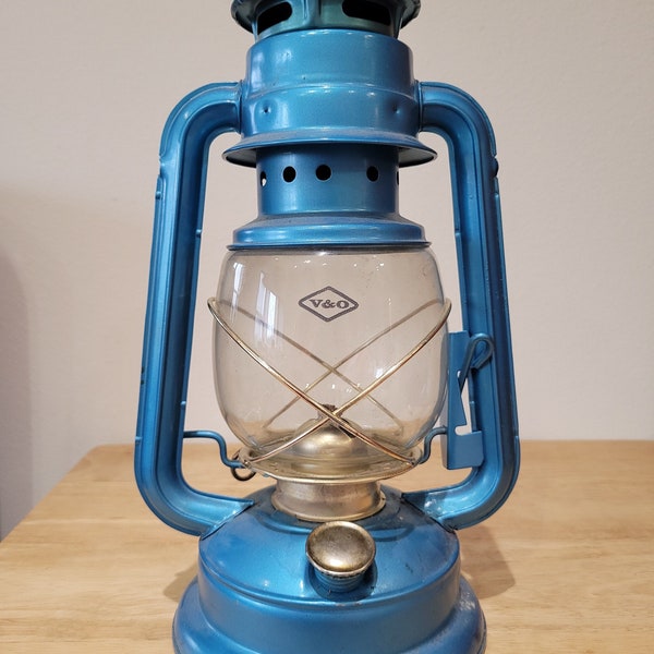 Vintage Blue Lantern Oil Lamp Kerosene, Patio Lamp Country Farmhouse Decor Barn Lantern, Father's Day Gift, Camper, Cabin Decor