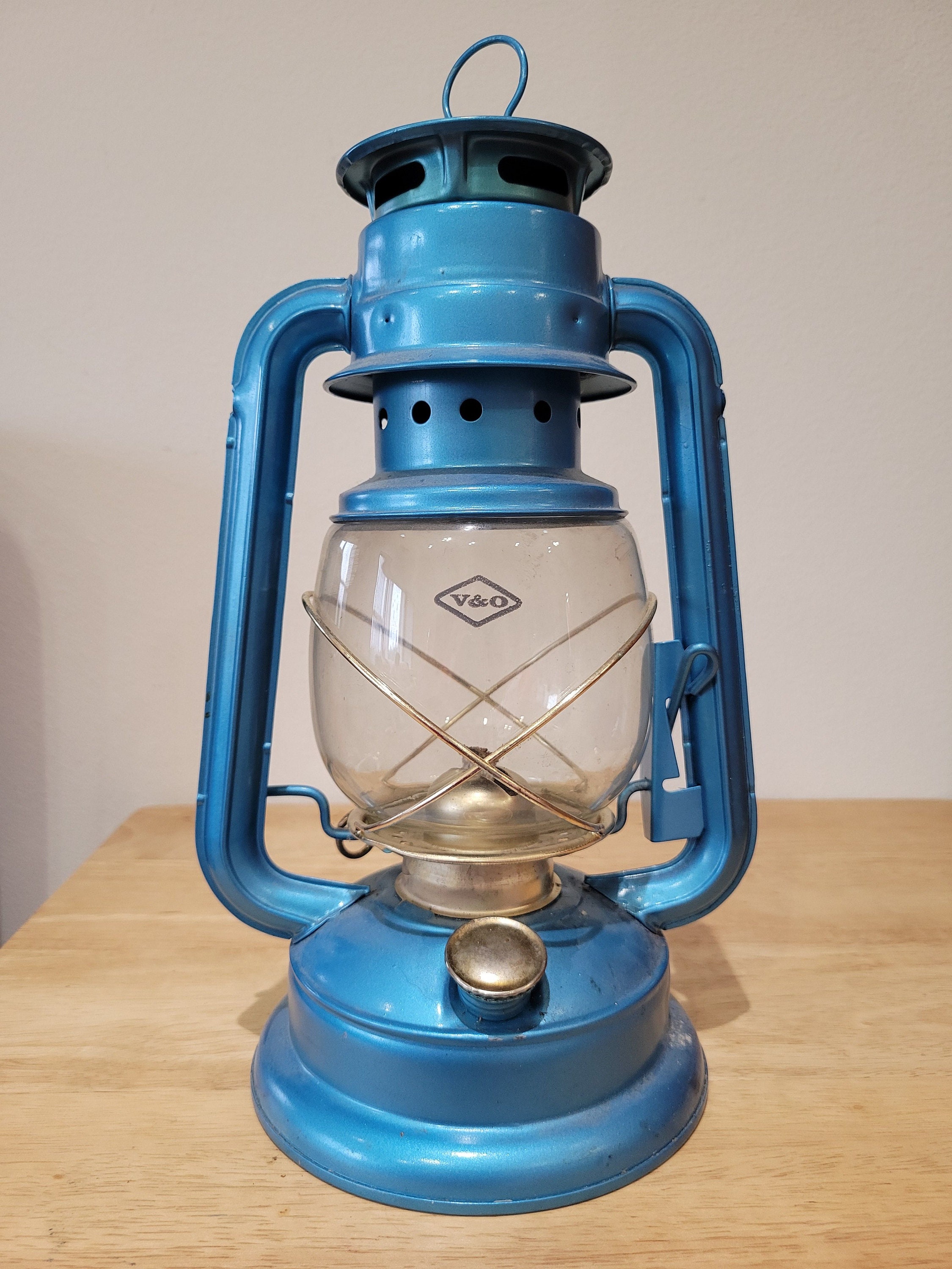 Camp lighting, classic camping style – the folding candle lantern