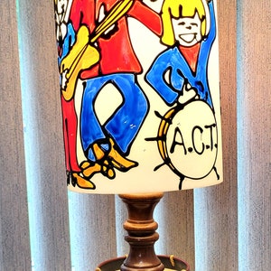 Vintage Fiberglas Lampenschirm mit Musik Band Handbemalt mit Drum Tischlampe Mid Century Retro Coole Beatles Band Lampe