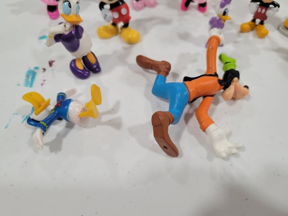 Disney mini figures set lot of 16 set