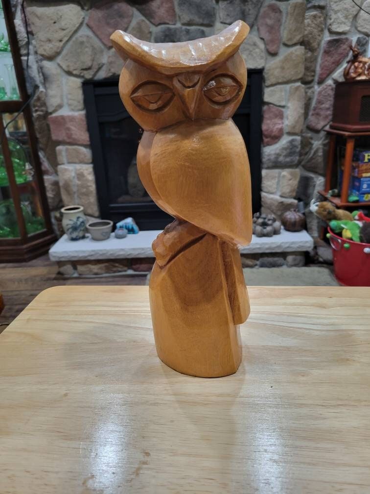 Vintage Handcarved Owl Sitting on a Stump 12 inches Tall 3.5 in base. Beautiful folk Art Carving!