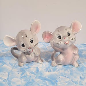 Vintage Anthropomorphic Little Gray Mice Mouse Salt and Pepper Shaker Figurines Oversized Ears Cheesy Smiles, Made in Japan