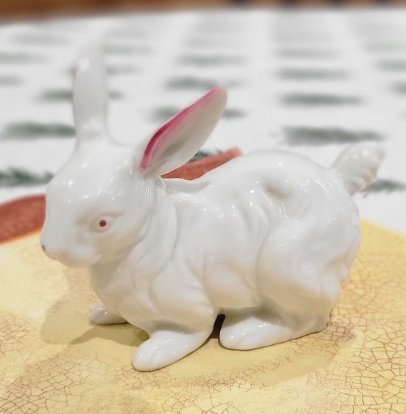 Set Of 2 Vintage Porcelain Ceramic Bunny Rabbits Big Eyes Standing, Pink  Ears