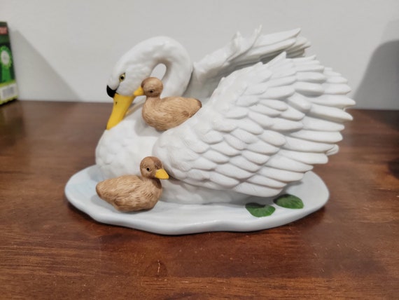 ヴィンテージ Homco 白鳥の置物とその子白鳥の雛 ~ #1427 完璧な状態