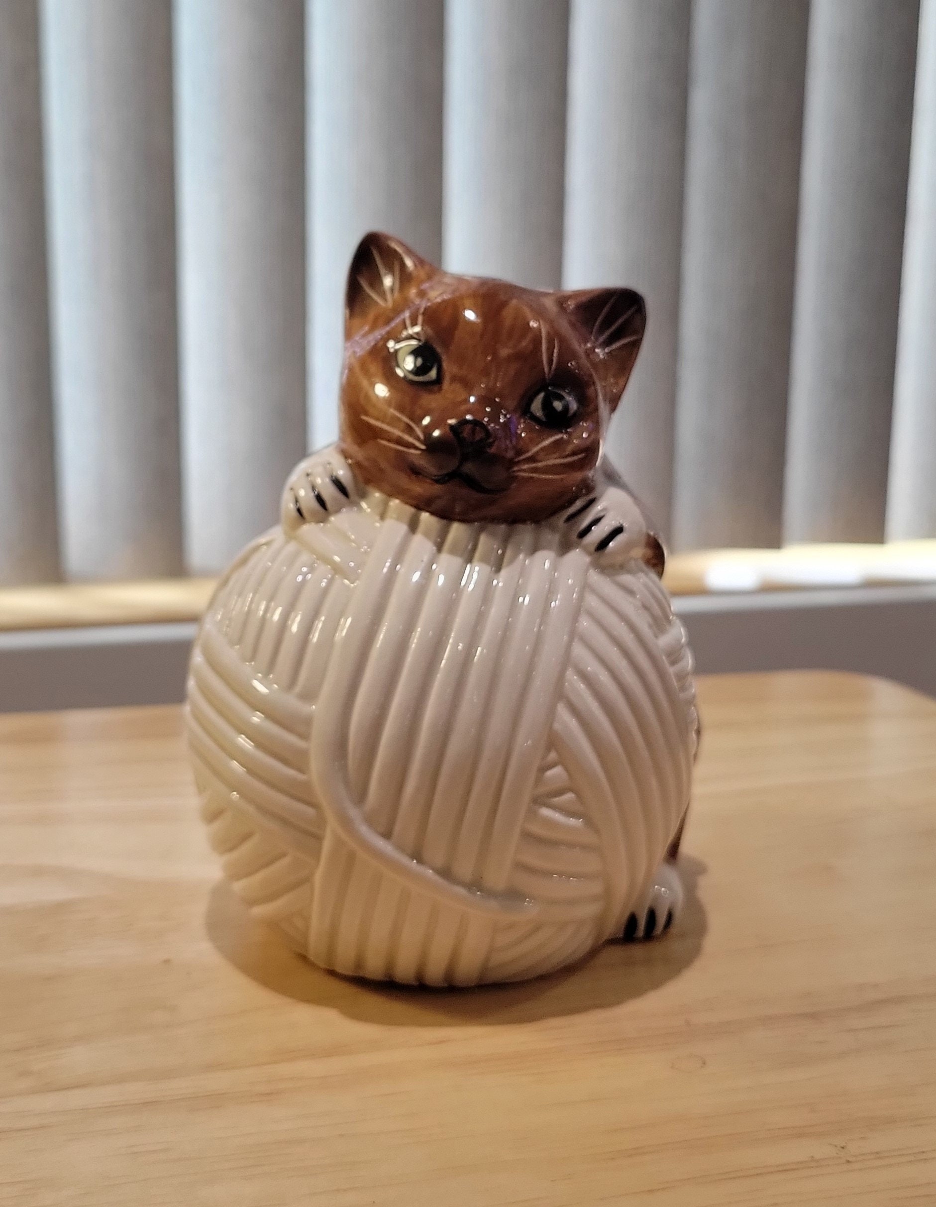 Vintage Ceramic Cat String Holder, Mann Japan Kitty Yarn Dispenser
