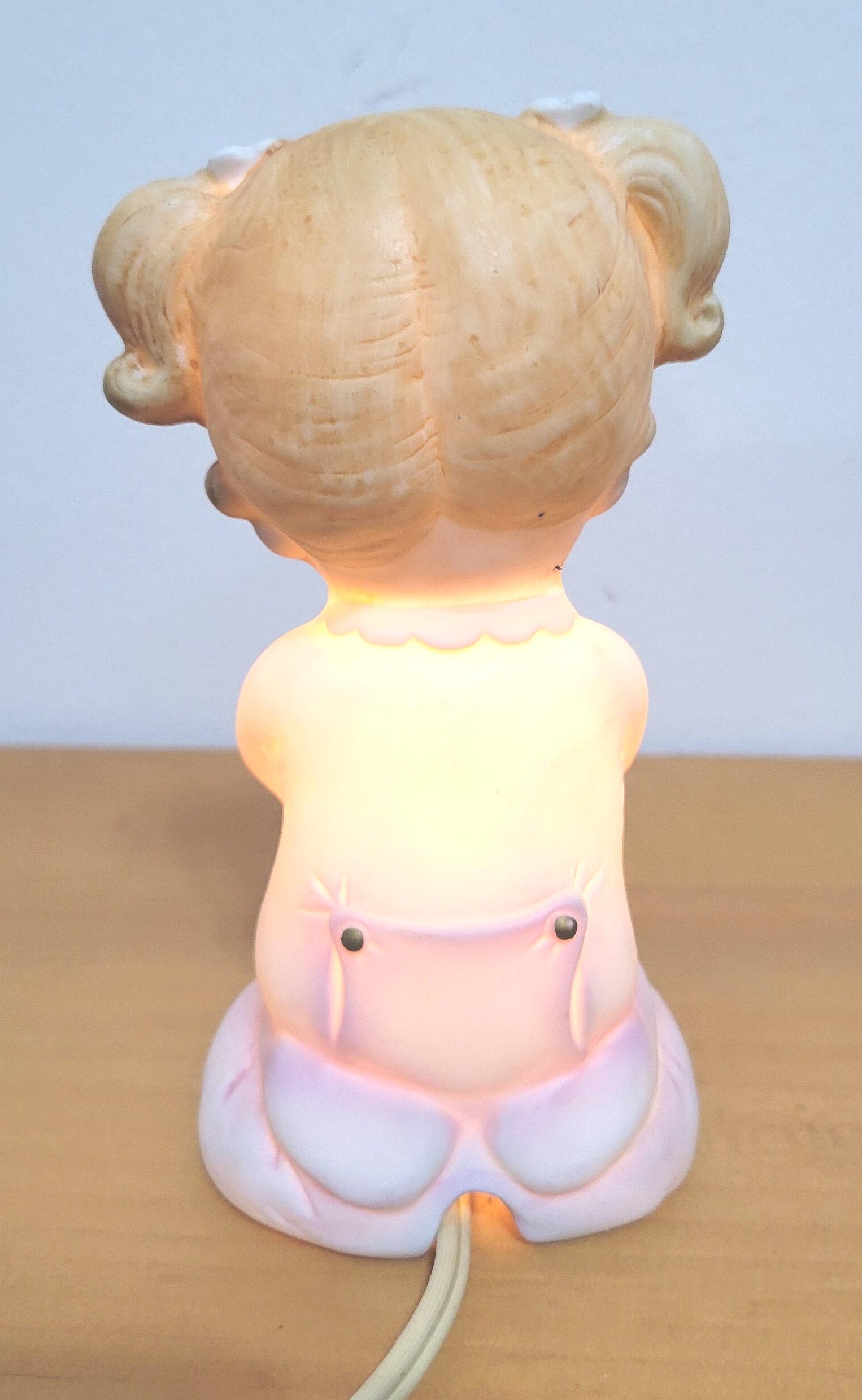 陶器製ナイトランプ　祈り　キリスト　祈る少女 陶器製ナイトランプ 祈り キリスト 祈る少女 ヴィンテージ 祈る少女の