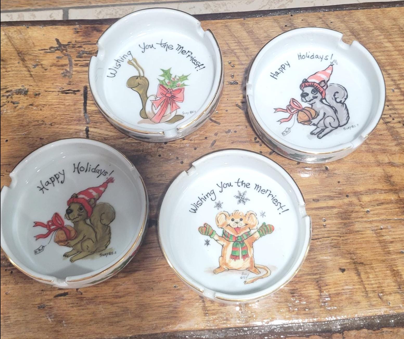 Vintage Enesco Suzy's Zoo Christmas Ashtray Set, 1976 Holiday