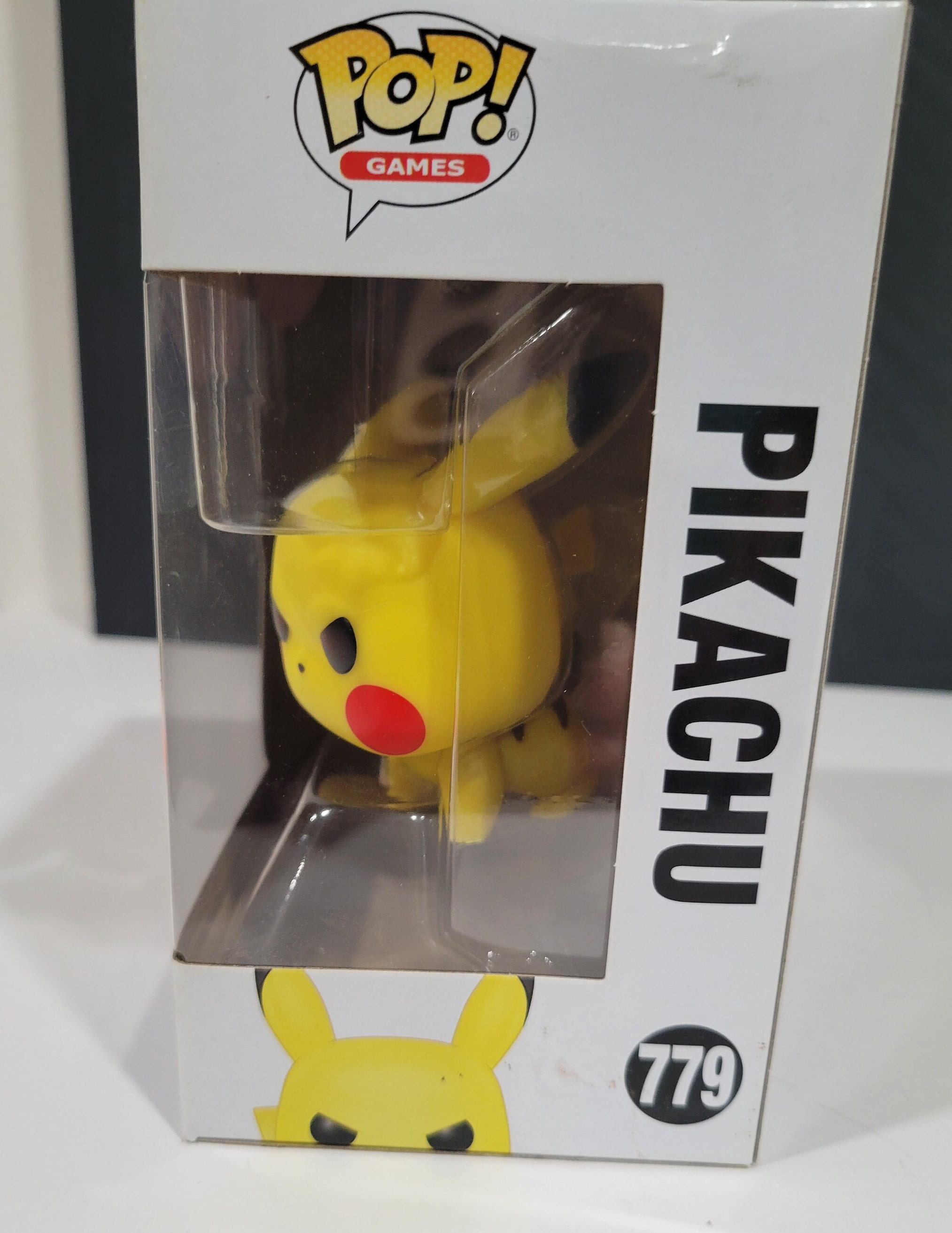 Funko Pop! ゲーム: ポケモン #779 ピカチュウ (攻撃スタンス