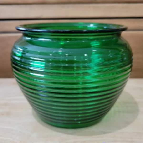 1950's Gorgeous Green Ribbed Glass Vase in Perfect Condition!  National Potteries. Cleveland, Ohio. Glass Division 1162