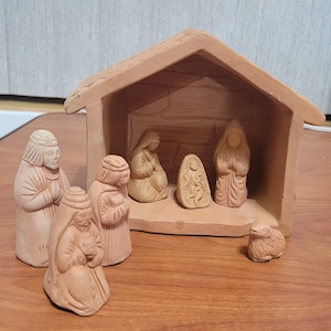 Small Terra Cotta Clay Nativity 8 Piece Set, Mary, Joseph, Baby Jesus, 3 Kings, and Little Lamb Rustic Folk Art Manger Scene Christmas Decor