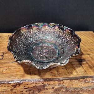Vintage 1970&#39;s  Persian Medallion Bowl Amethyst Carnival Glass, Original Formula (Newer) by Fenton