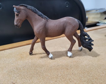 Schleich 13909 Trakehner Gelding Stallion Horse Figure Very Good Condition Toy Horse, Plastic Realistic Pretend Play