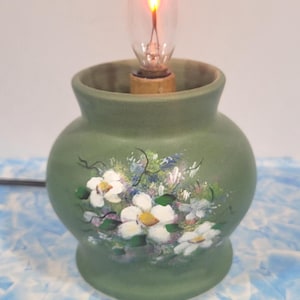 Vintage Sunset Hill Stoneware Handmade Folk Art Night Light Electric Lamp Flicker Bulb Green with Floral Design Daisies Dale Wi. USA Made