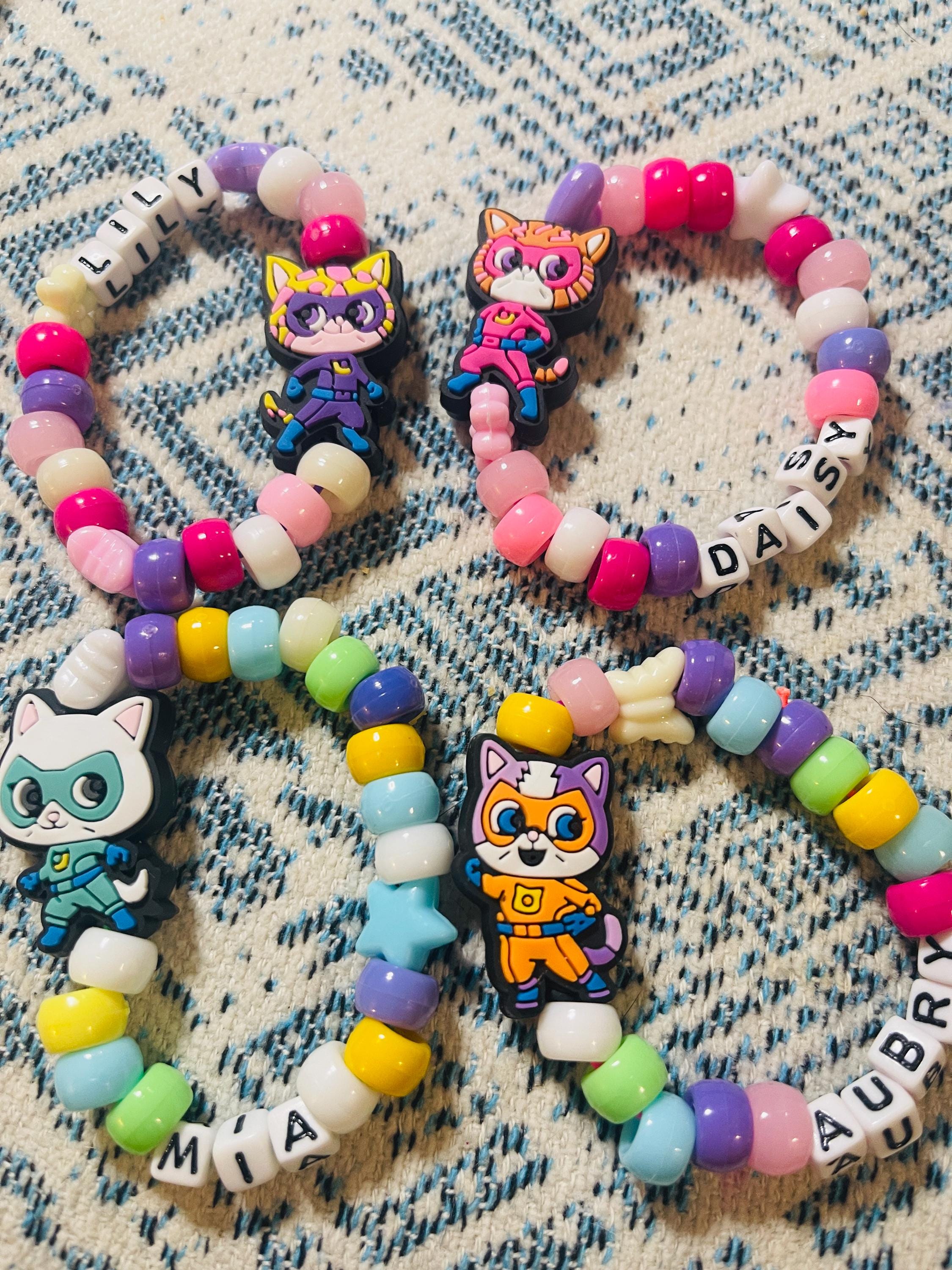 Bracelets Personnalisables Pour Chatons En Bois Et Perles Résine – Neuf Avec étiquettes