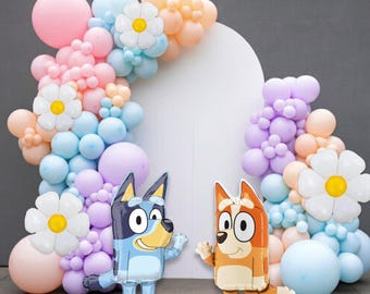 Kit de guirnalda de globos de cachorro pastel, decoración con globos con licencia, globos de margaritas y arco de cumpleaños para niña con temática de Blue Heeler