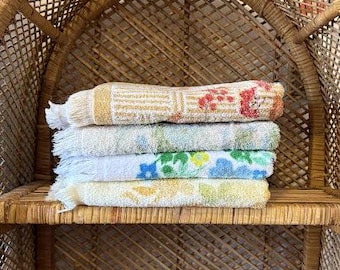 Vintage Fashion Manor JC Penney Floral Full Towels 70s 80s 90s Towels