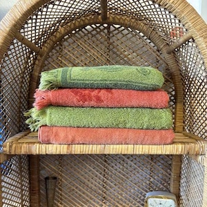 Vintage Green or Rust Floral Full Towels 70s 80s 90s Towels